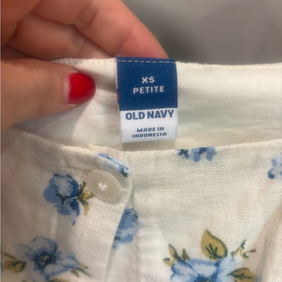 NWT Floral Puff Sleeve Top - White and Blue - Picture 2 of 6